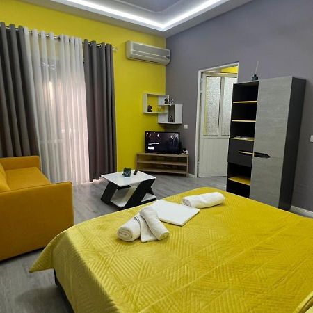 Algen Room'S Berat Exterior foto