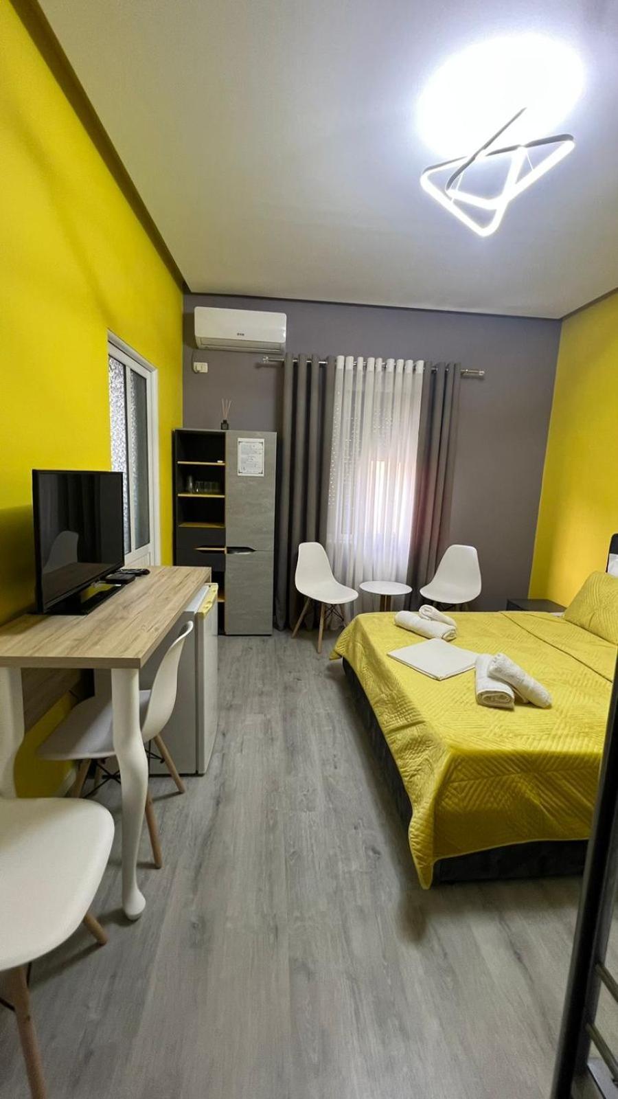 Algen Room'S Berat Exterior foto