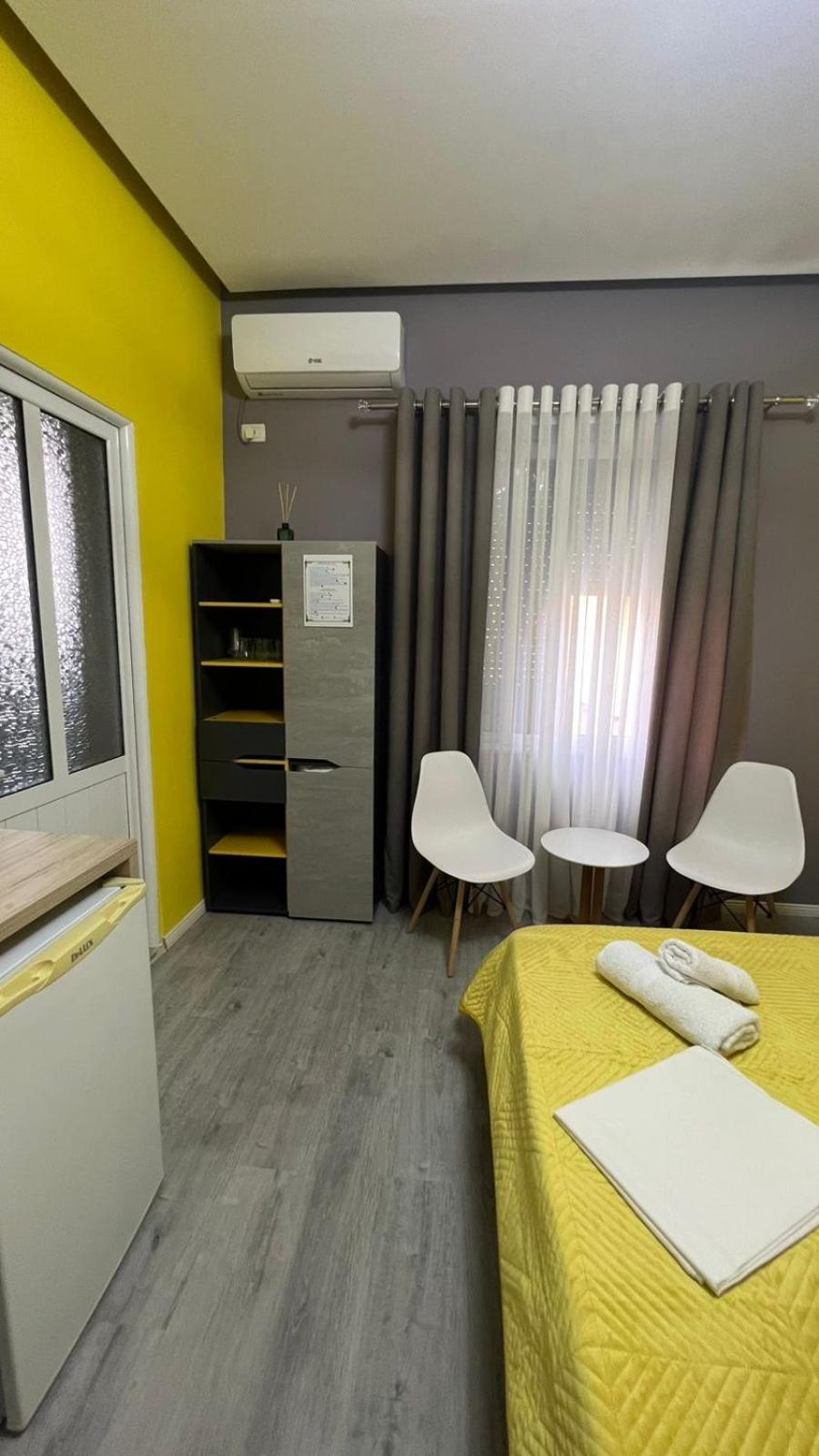 Algen Room'S Berat Exterior foto