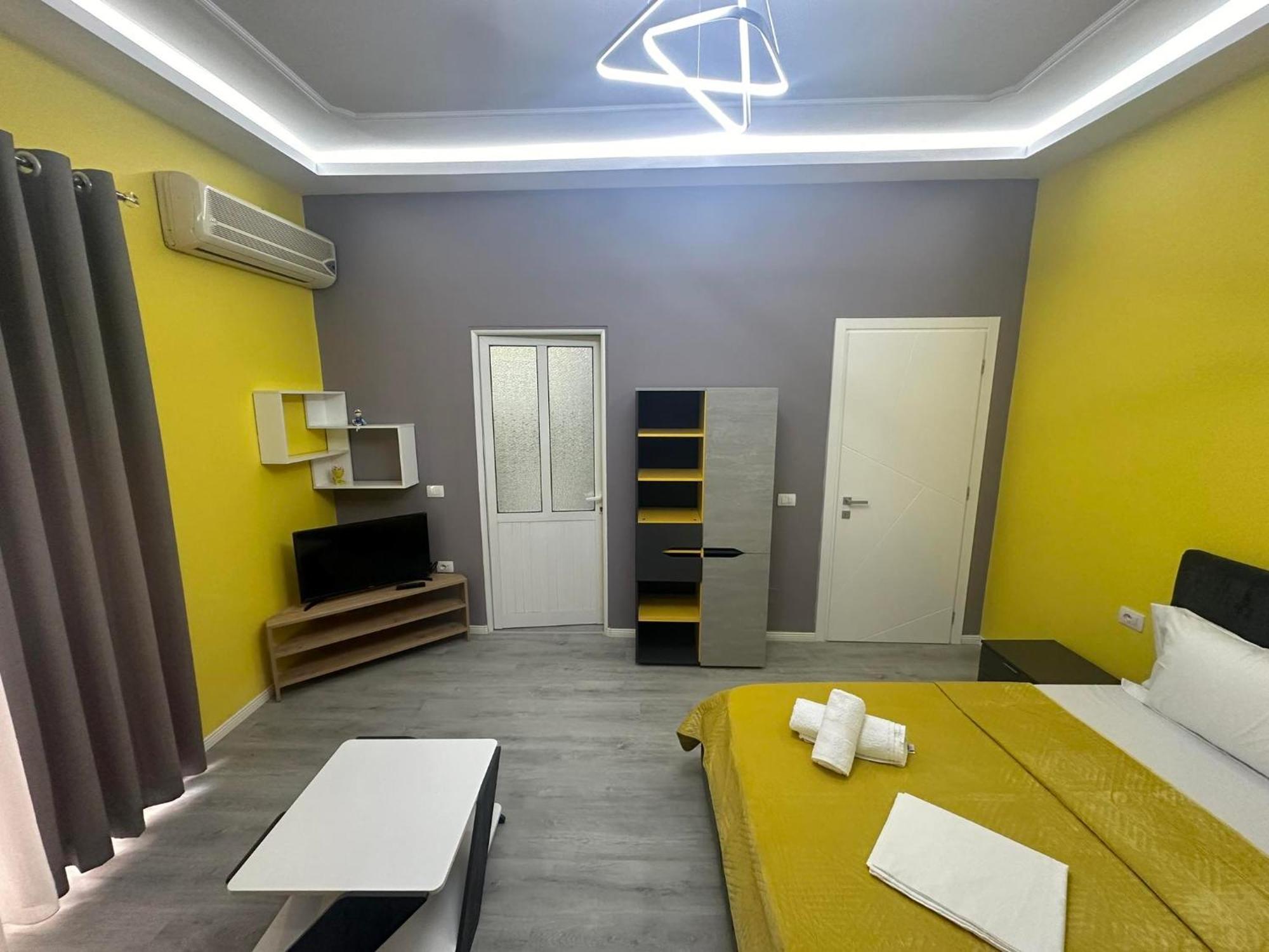 Algen Room'S Berat Exterior foto