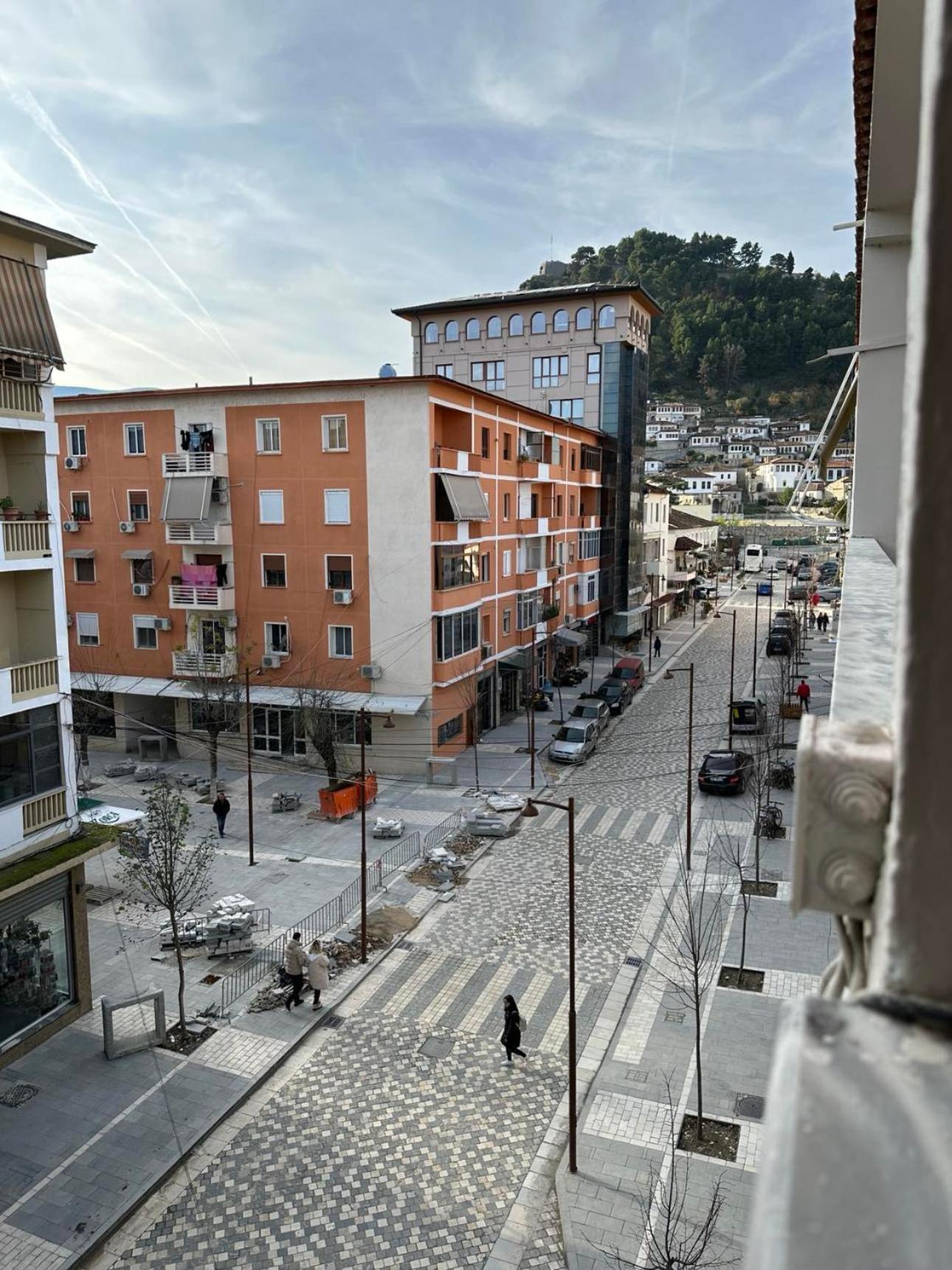 Algen Room'S Berat Exterior foto